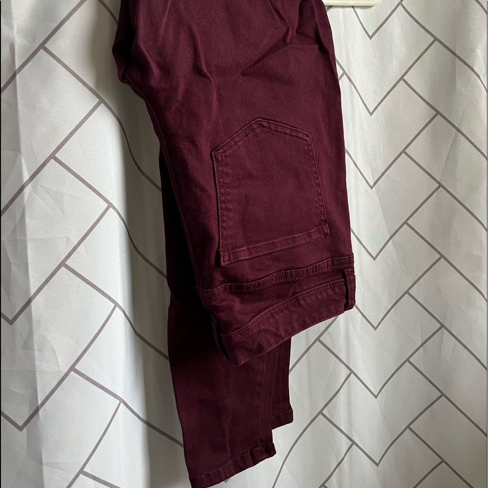 Lauren Conrad mid/ Regular Rise Skinny Jeans - Winetasting Red